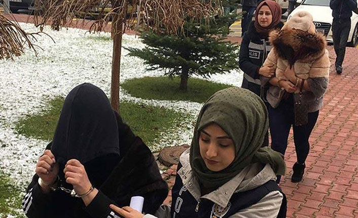 Fuhuş şebekesi, kadınları kendilerine borçlandırıp, çalıştırmış