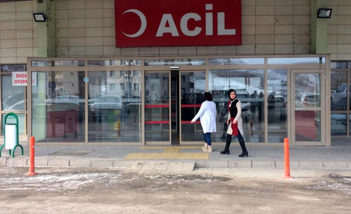 Bayburt'ta korkunç olay! Kadını boğazını keserek öldürdü, bir kişiyi de yaraladı