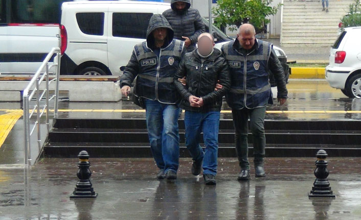 Cinsel tacizde bulunan şüpheliyi bıçaklayarak ağır yaraladı