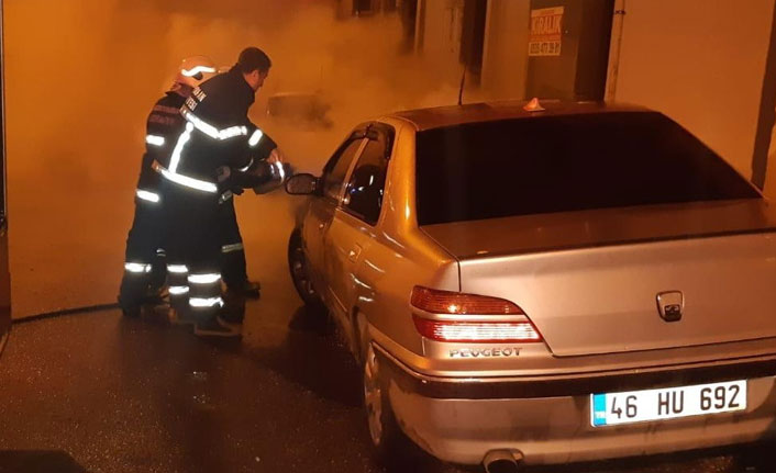 Adıyaman'da park halindeki otomobil yandı 13 Aralık 2019