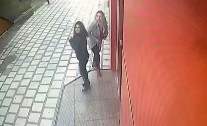 Feci olay! Otomobil önüne geleni ezdi