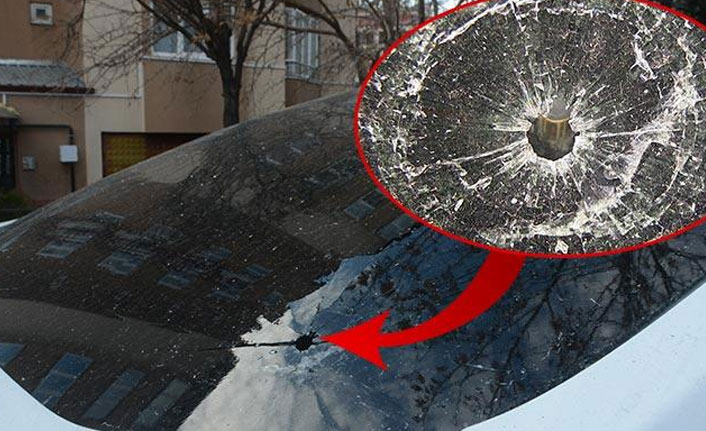 Polis memurunun aracına mermi isabet etti!