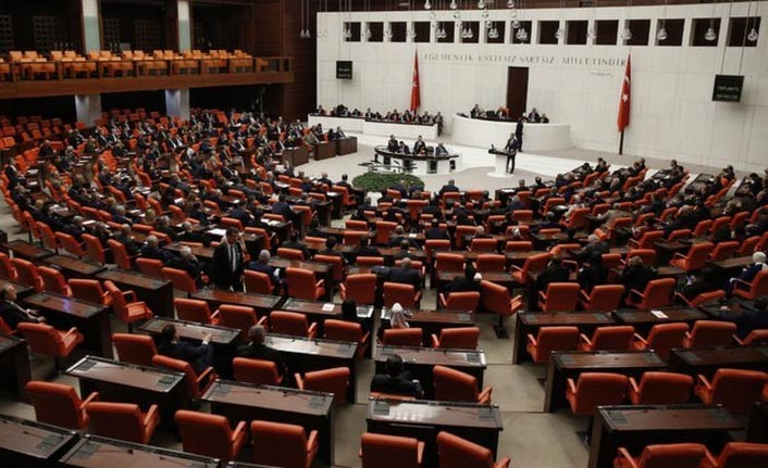 AK Parti'den 18 maddelik yeni 'torba yasa' teklifi