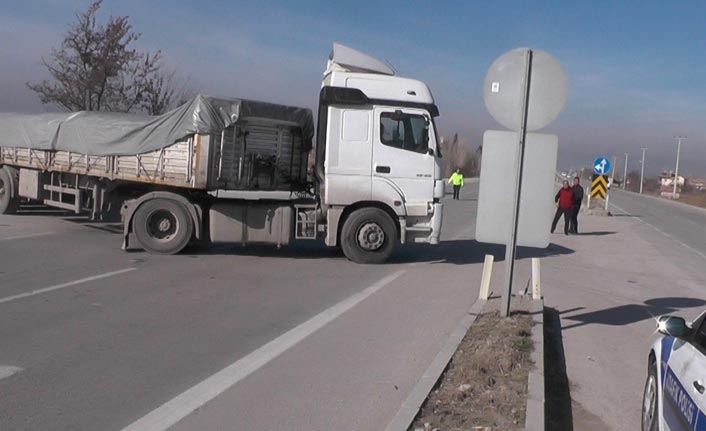 Tırın çarptığı yaşlı kadın hayatını kaybetti