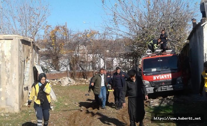 İki ev arasındaki boşluğa düşen kadın kurtarıldı