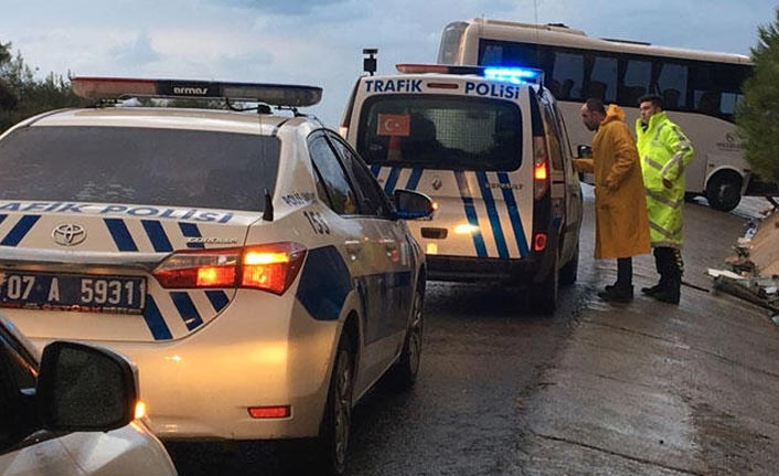 Antalya'da trafik kazası: 17 yaralı