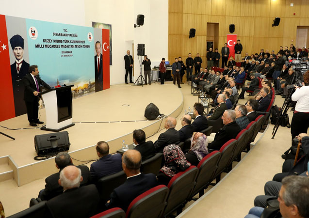 Kıbrıs gazileri madalyalarını aldı