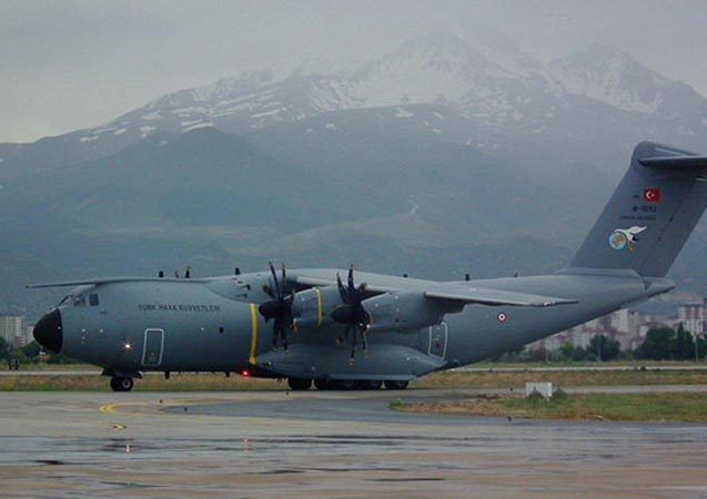 Türkiye'den Somali'ye yardım uçağı