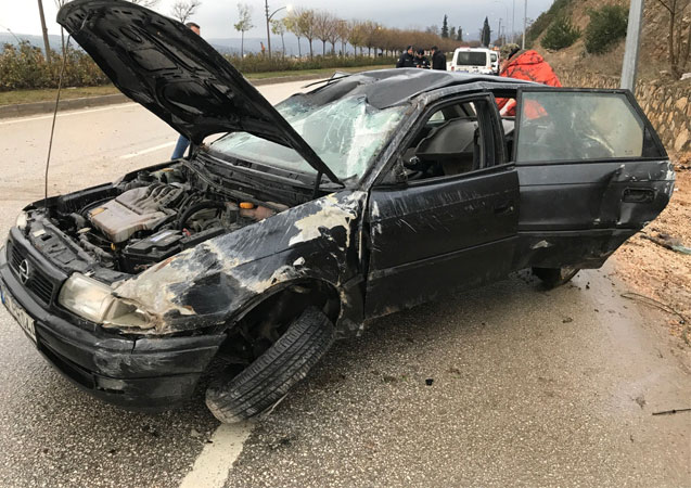 Bilecik’te otomobil takla attı: Sürücü hastaneye kaldırıldı