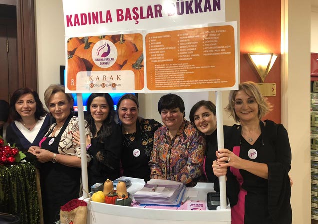 Kadınla Başlar Derneği'nden Alışveriş şenliği
