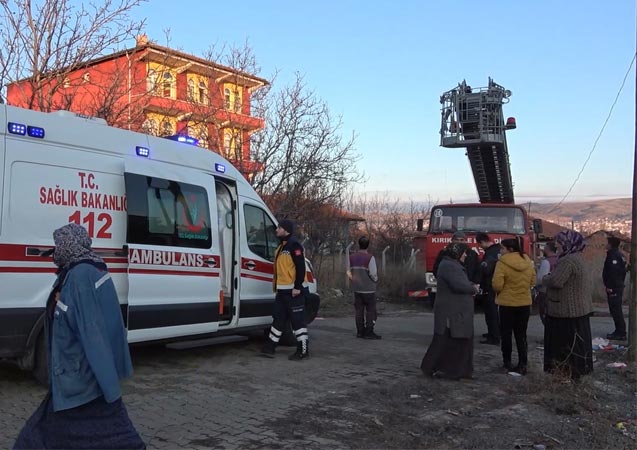 4 katlı binada korkutan yangın