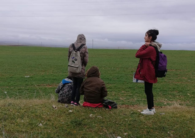 "İşim var" dedi, öğrencileri yağmurlu havada bırakıp gitti