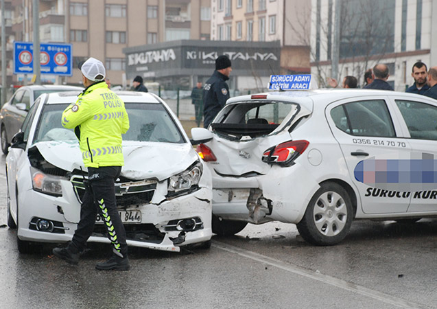Otomobillerde doğru ayna ayarı nasıl yapılır?