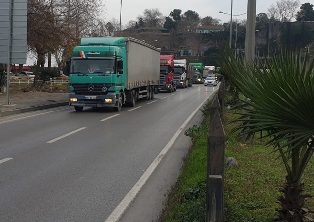 Trabzon'da kamyon ve tırcılar eylem yaptı