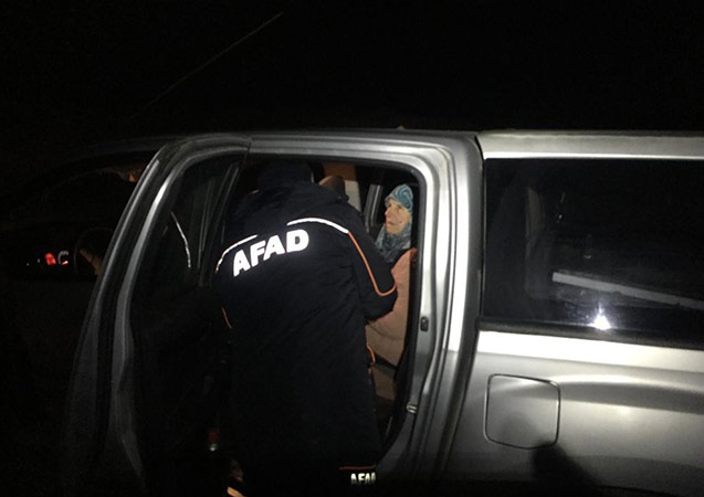 Köylüler her yerde onu arıyor