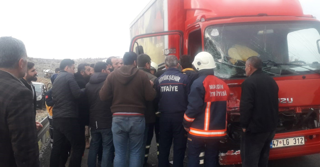 Kamyonet ve otomobil çarpıştı: 4 yaralı