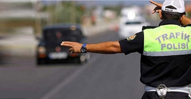 Trabzon genelinde trafik denetimlerinde yüzlerce sürücüye ceza