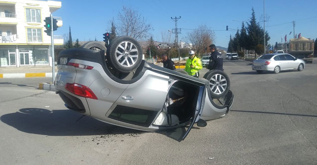 Adıyaman’da otomobil takla attı: İki kişi yaralandı