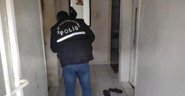 Birlikte yaşadığı adamı bıçakladı!