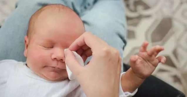 Yeni doğan bebeklerde göz problemlerine dikkat!