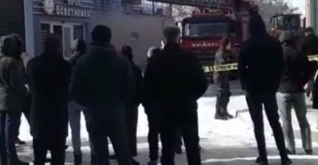 Tutak Öğretmen evi kafesinde yangın