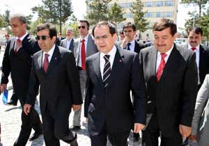 Bakanın yolunda şüpheli paket