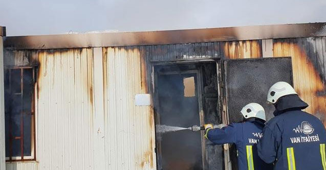 Konteyner alev alev yandı!