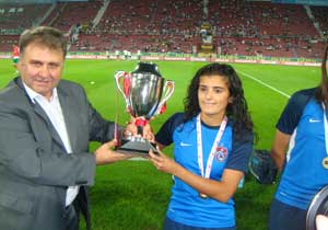 Şampiyonlar kupasını aldı