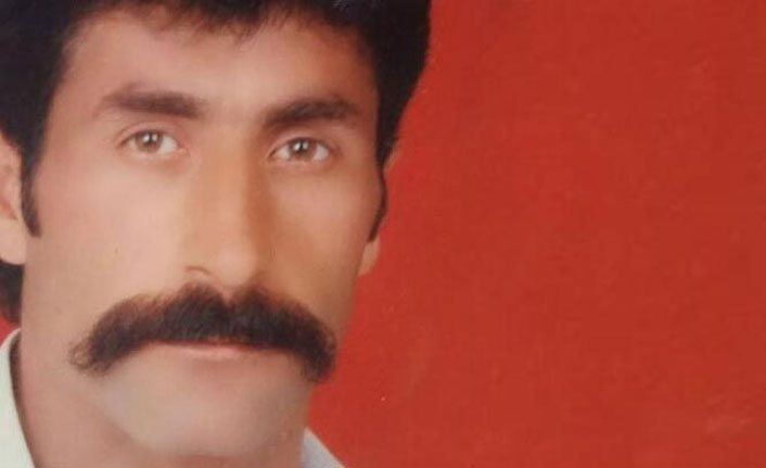 Babasını boğazından bıçaklayıp öldürdü!