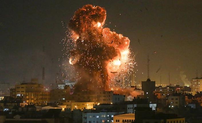 İsrail savaş uçakları İzzeddin el-Kassam Tugaylarına ait askeri noktayı vurdu