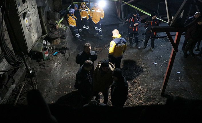 Zonguldak’ta ruhsatsız maden ocağında göçük: 2 işçi mahsur kaldı