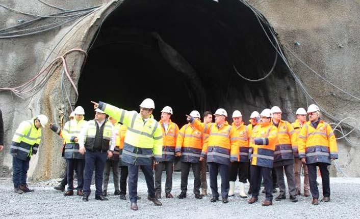 Zigana Tüneli'nde son durumu Bakan Turhan açıkladı