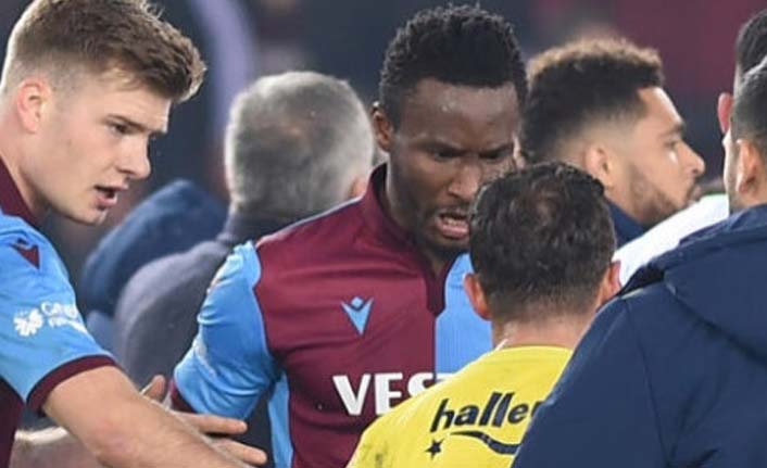 Emre Belözoğlu, Mikel'e ırkçılık mı yaptı?