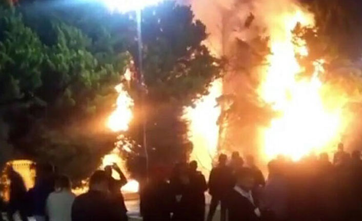 İzmir'de akılalmaz olay! Alev alev yandı