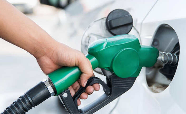 Benzine yapılan zam iptal!