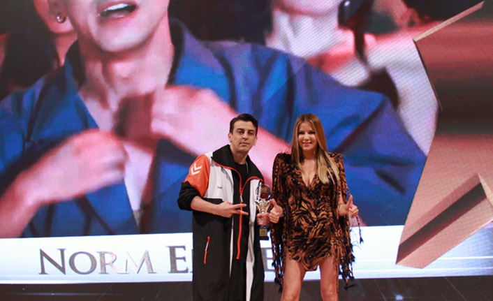 Norm Ender: Buna halk dilinde 'R yapmak' diyoruz