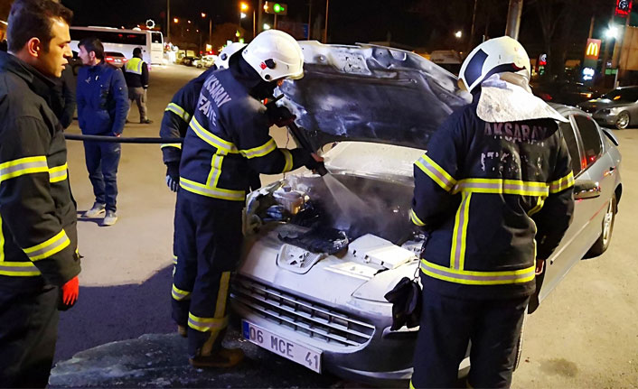 Aksaray'da yanan araç korkutan anlar yaşattı