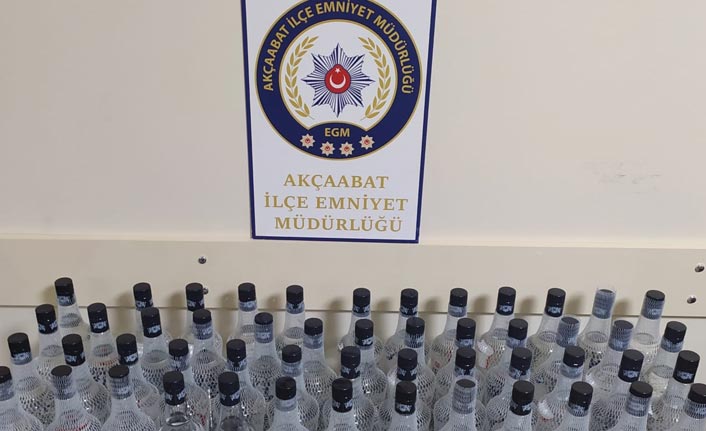 Trabzon’da işyerine operasyon: 60 şişe kaçak içki bulundu