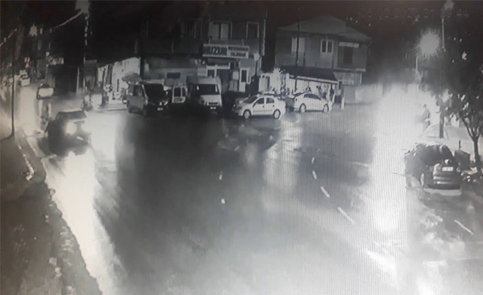 Otomobil sürücüsü bisikletli genç kıza çarptı