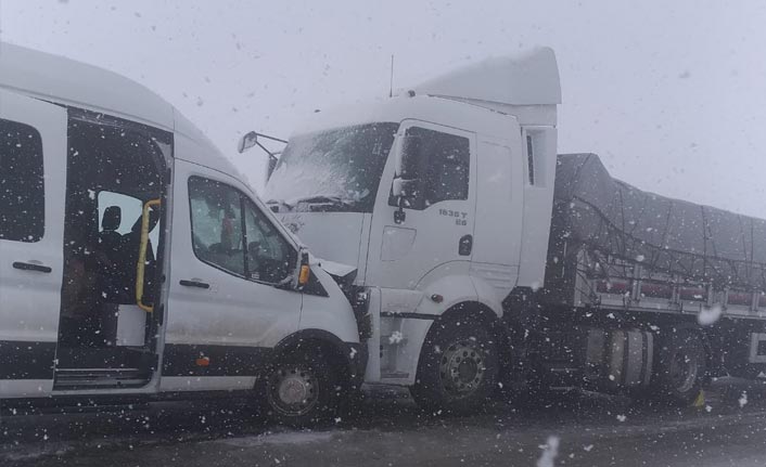 Bulanık-Muş yolunda kaza