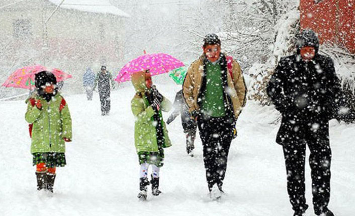 Giresun’da Yoğun Kar Yağışı: Çok Sayıda Okulda Eğitime Ara