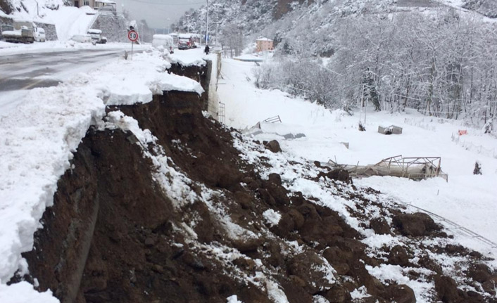 Trabzon'da yol çöktü. 10.02.2020
