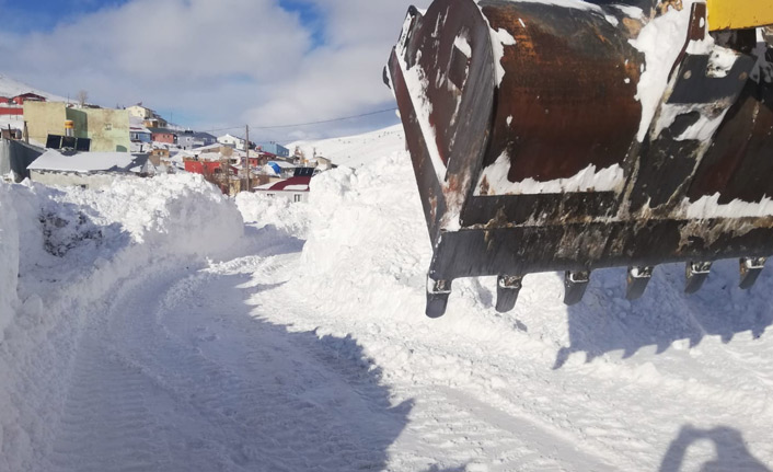 Bayburt’ta köy yolları açıldı