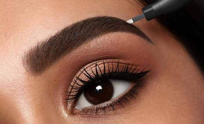 Dr. Biran Ekici kalıcı kaş dövmesi tekniğini anlattı