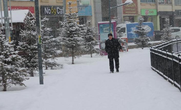 Bayburt’ta yoğun kar yağışı
