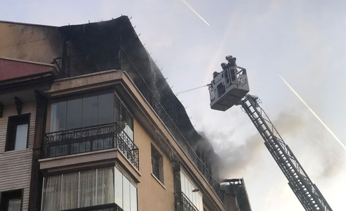 Bipolar rahatsızlığı olan adam evini ateşe verdi