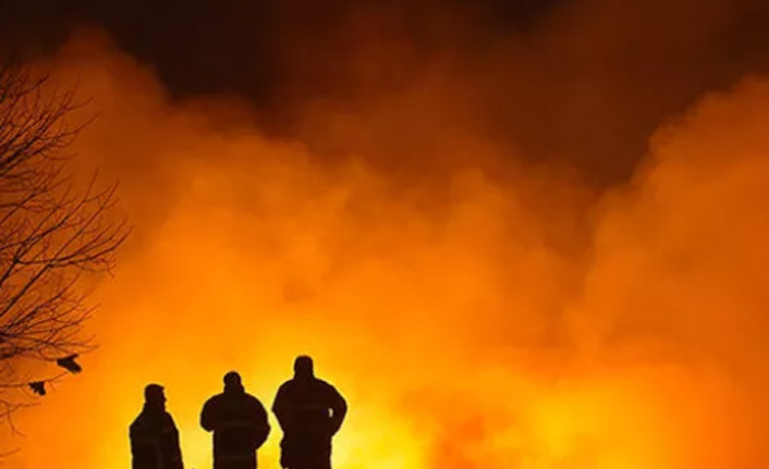 Pamuk yağı fabrikası yangını üç gündür sürüyor