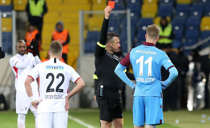 Flaş açıklama! VAR Trabzonspor’un pozisyonunu hakeme göstermemiş