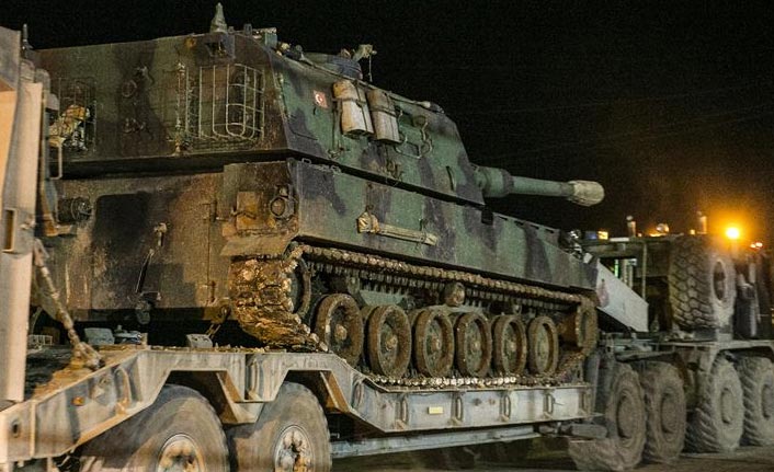 Hatay’dan geçen askeri konvoy sınır hattına sevk edildi