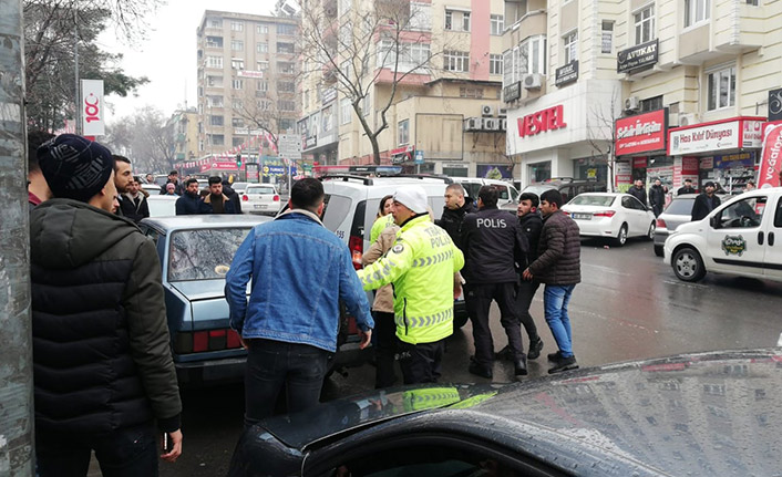 Kendini uyaran garsona saldırdı - 17 Şubat 2020